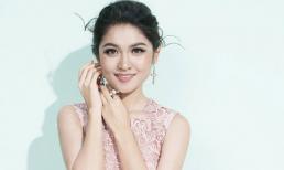 Á hậu Thuỳ Dung khoe đường cong quyến rũ với váy ren xuyên thấu