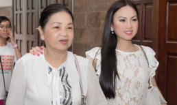 Hà Phương tất bật cùng mẹ và hai con gái làm từ thiện trước ngày về Mỹ