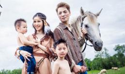 Gia đình Đăng Khôi - Thủy Anh hạnh phúc bên nhau khi hóa thổ dân