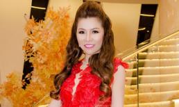 Hoa hậu Phu nhân Bùi Thị Hà lộng lẫy trong bộ dạ hội đỏ ngọt ngào, đọ sắc cùng dàn mỹ nhân Việt