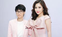 Hương Tràm điệu đà hết sẩy, diện đồ cùng tông bên HLV Tiên Cookie