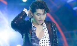 Noo Phước Thịnh ướt đẫm mồ hôi vẫn đẹp trai ngời ngợi trên sân khấu thủ đô