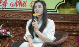 Hàng trăm Phật tử rơi nước mắt khi nghe Lý Nhã Kỳ kể về cha