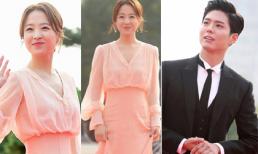 Thảm đỏ Seoul International Drama Awards: Park Bo Young và Park Bo Gum đẹp như công chúa hoàng tử