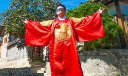 Ca sĩ Minh Quân mặc trang phục truyền thống của Hàn Quốc