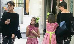 Diện đồ điệu đà như tiểu thư nhưng Suri liên tục bị chộp khoảnh khắc 'xấu'