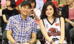 Đeo đồng hồ đôi, đi xem bóng rổ cùng nhau, Á hậu Tú Anh và em chồng Tăng Thanh Hà đang hẹn hò?