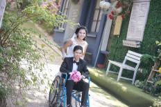 Quyết lấy chàng trai ngồi xe lăn, cô gái Lạng Sơn liên tục bị xui bỏ trốn trong ngày cưới