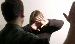 Vất vả nuôi con gái vào đại học, chưa kịp hưởng phúc nó đã lù lù về thông báo có thai