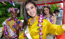 Đỗ Mỹ Linh và các thí sinh Miss World rạng ngời trong lễ diễu hành trên đường phố Tam Á
