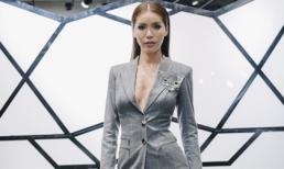 Minh Tú gợi cảm tới chúc mừng NTK Chung Thanh Phong