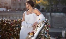 Trang Lạ khoe dáng yêu kiều trên đường phố Paris