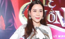 Lưu Hương Giang diện áo dài thướt tha đến dự ra mắt phim từ sớm