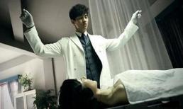 Tại sao mọi người phải trùm mặt, đắp chiếu cho người chết?