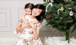 Elly Trần và con gái diện váy đôi, rạng rỡ bên cây thông Noel
