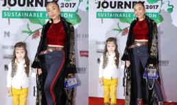 Con gái Đoan Trang hào hứng khi được mẹ đưa đi dự fashion show