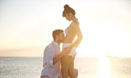 Chồng Tây hạnh phúc hôn bụng bầu của siêu mẫu Hà Anh