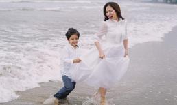 Diễn viên Thanh Thúy dụ con trai chụp ảnh bằng cách hứa sẽ trả tiền cát - xê đàng hoàng