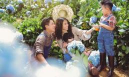 Hải Băng và Thành Đạt cùng các con dạo chơi trong vườn hoa cẩm tú cầu 