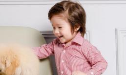 Loạt ảnh đáng yêu như 'soái ca nhí' của con trai Elly Trần