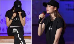 Phạm Hương nghẹn ngào khóc khi đọc 'tâm thư' trong buổi offline 