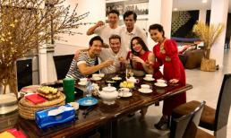 Hà Hồ tươi như hoa bên gia đình và Kim Lý, hé lộ vị khách 'tưởng lạ mà quen' xông nhà đầu năm