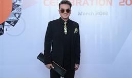 Đàm Vĩnh Hưng lịch lãm với vest sang trọng nhận nút bạc youtube