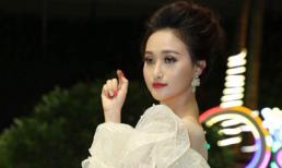 Người đẹp Võ Hồng Nhung lộng lẫy khoe sắc thu hút mọi ánh nhìn