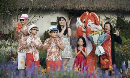 Xuân Bắc nắm tay 2 con trai - Bi Béo, Minh Bủm catwalk giữa vườn hoa