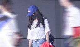 Dương Mịch cúi gằm mặt xuất hiện giữa thông tin bị kiện ra tòa vì 'quỵt' đồ từ thiện