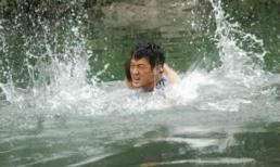 Cứu cậu bé đuối nước khi người khác đứng nhìn, chàng trai chẳng ngờ nhận được điều tuyệt vời này