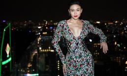 Á hậu Mâu Thủy cuốn hút với đầm ngắn gợi cảm đính kết từ hàng ngàn viên pha lê rực rỡ