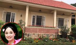 'Thị Mầu' Thu Huyền khoe không gian nhà vườn rộng bao la, tràn ngập hoa thơm cỏ lạ