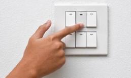 Quen tiết kiệm điện phản khoa học thế này, bảo sao tiền điện mỗi tháng cứ tăng “vùn vụt”