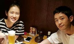 Hành động 'tình bể bình' của trai trẻ Jung Hae In dành cho 'chị đẹp' Son Ye Jin trong chuyến đi Nhật