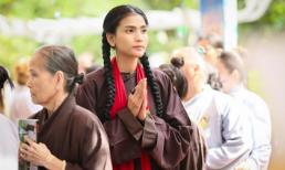 Mừng Phật đản, Trương Thị May viếng chùa Quan âm cầu bình an