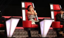 Giọng hát Việt 2018: Tóc Tiên ôm mặt khóc nức nở vì câu chuyện của người phụ nữ cô đơn 