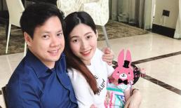 Hoa hậu Đặng Thu Thảo lần đầu tiên khoe hình ảnh con gái hơn 2 tháng tuổi