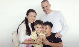 Lý Thanh Thảo cùng chồng Tây và hai con sang Hà Lan đăng kí kết hôn