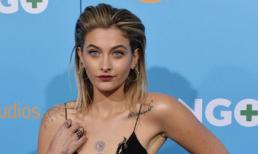 Ông nội vừa qua đời, con gái Michael Jackson hoảng loạn khi bị theo dõi, đe dọa bằng vũ khí