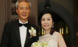 Tài tử 'Lộc Đỉnh Ký' hạnh phúc tổ chức hôn lễ ở tuổi 63, dàn sao TVB nô nức tới dự