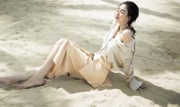 'Top 16 Hoa hậu Trái đất' Hà Thu gợi cảm đón sinh nhật tuổi 26