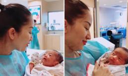Lộ clip con gái Khánh Thi lúc 18 ngày tuổi cực đáng yêu