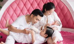 Khoảnh khắc hạnh phúc, ngọt ngào của vợ chồng Khánh Thi - Phan Hiển bên hai con