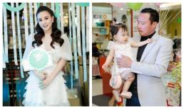 Ông xã doanh nhân điển trai lần đầu bế hai con đến chúc mừng Vy Oanh
