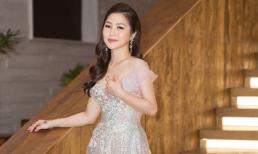 'Em gái mưa' Hương Tràm đẹp hút hồn khi diện đầm xuyên thấu