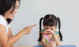 Nhiều bậc cha mẹ đang hàng ngày 'xả rác' vào tâm hồn con và đây là cách khắc phục