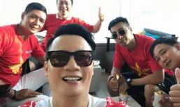 Sao Việt rạo rực khí thế cổ vũ đội tuyển Olympic Việt Nam: Người kéo sang Indonesia, người treo thưởng, riêng Mr Đàm lại rất đặc biệt 