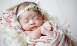 Tan chảy với loạt ảnh đủ biểu cảm đáng yêu của con gái Khánh Thi