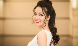 Ngắm nhan sắc đằm thắm đẹp mê hoặc của Á hậu Thuỵ Vân